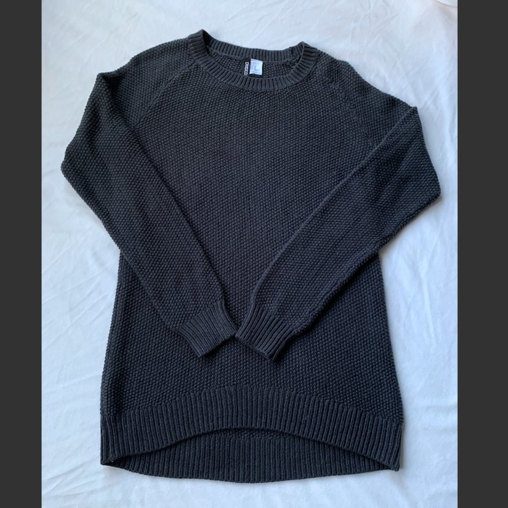 H&M Divided Navy Blue Knit Sweater